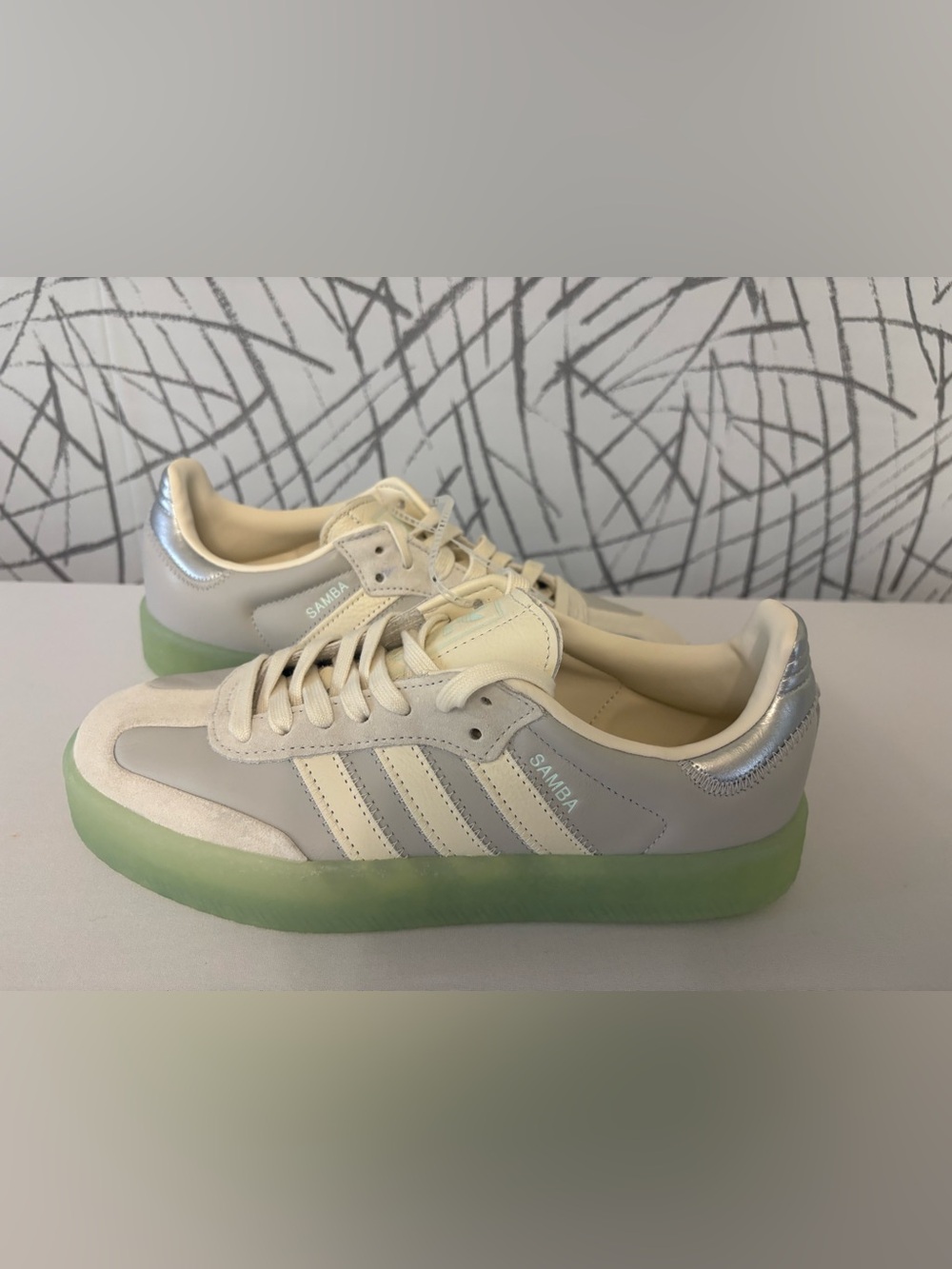 Adidas Samba shoes in the "Grey One/Crew White/Clear Mint" - Picture 10 of 14